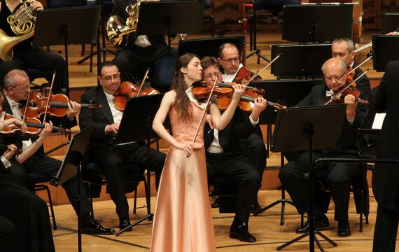 Christa-Maria Stangorra interpretiert Beethoven am Benefizkonzert in Luzern.
