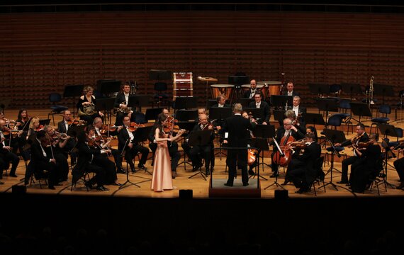 Benefizkonzert mit der Solistin Christa-Maria Stangorra (Violine).