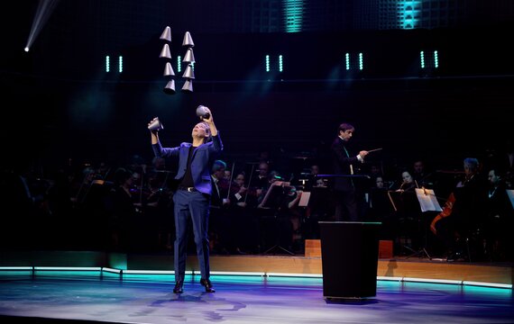 "ALIVE" A Circus Symphony 2022 - Claudius Specht: Juggling | © Obrasso Concerts