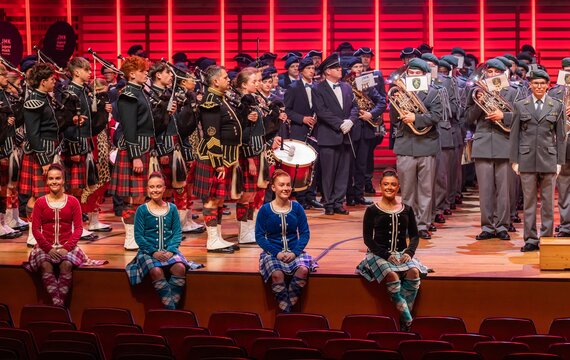 Tattoo On Stage 2024 im KKL Luzern: Ailsa Craig Highland Dancers, Dollar Academy Pipe Band, Militärmusik Rekrutenspiel 16-2/2024 | © Obrasso Concerts