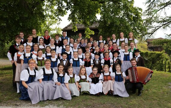 Die Obwaldner Jung Juizer singen im KKL Luzern