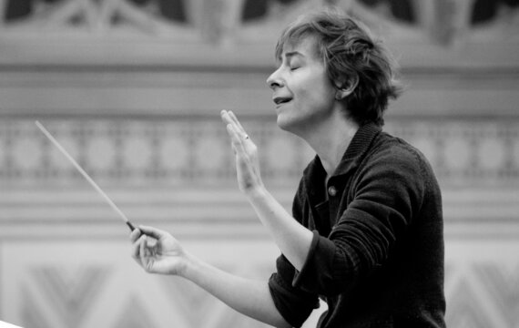 Anna Jelmorini: Chorleiterin der akademischen Chor Zürich