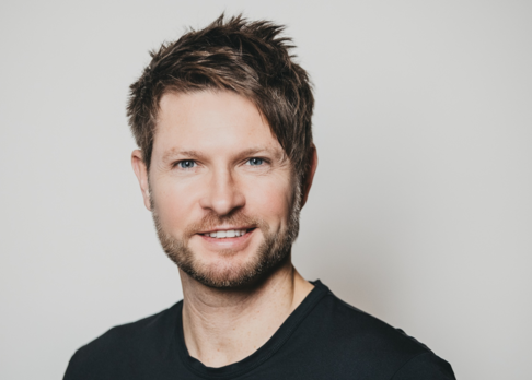 Der Dirigent Krzysztof Urbánski | © Grzesiek Mart