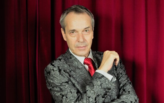 Aus dem Leben von Frank Sinatra erzählt Christoph Schobesberger, der Sänger und Schauspieler, im KKL Luzern