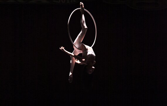 La Vision Acrobatics, Anna Kachalova: Aerial Hoop