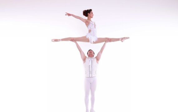 Lin Deng & Changwei Miao: Ballet On Shoulders