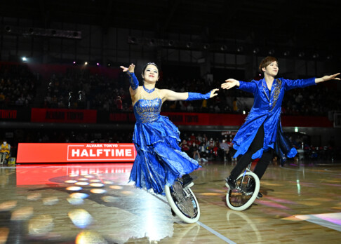Das Einrad-Duo aus Japan Mayuko & Tomoki