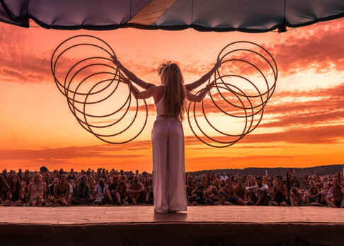 Sky & Michele: Hula Hoop