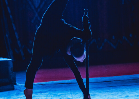 Valeria Dolynych: Acrostaff