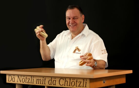 Julius Nötzli mit dä Chlötzli