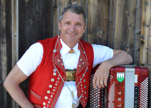 Der Musiker und Enertainer Ruedi Roth als Musikalischer Leiter im KKL Luzern